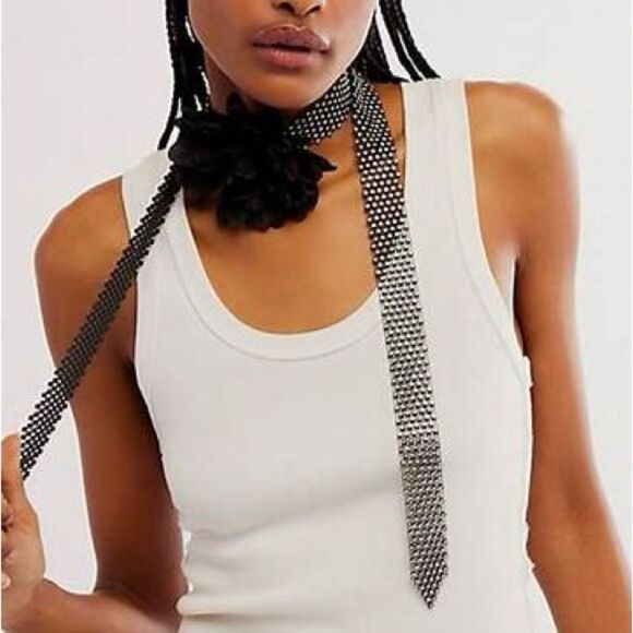 Free People Jewelry - NWT FREE PEOPLE Royce Flower Choker